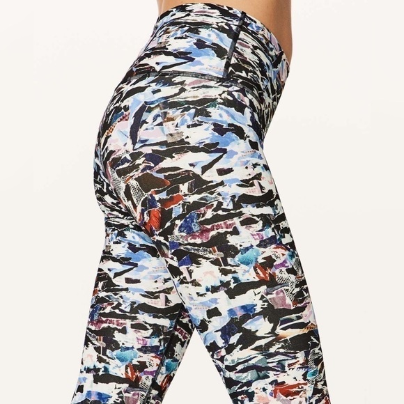 EUC Lululemon | Wunder Under Hi-Rise 1/2 Tight Full-On Luxtreme  Size 10 - Picture 4 of 8